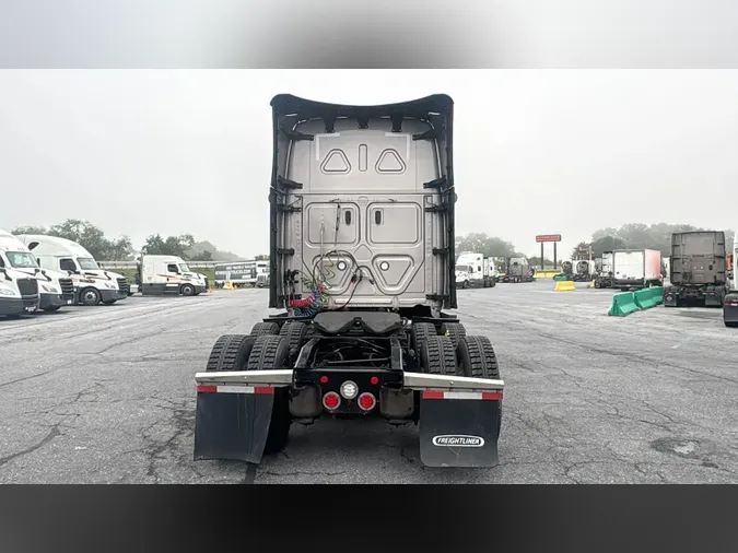 2025 Freightliner Cascadia 126