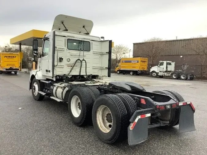 2018 Volvo VNL64300