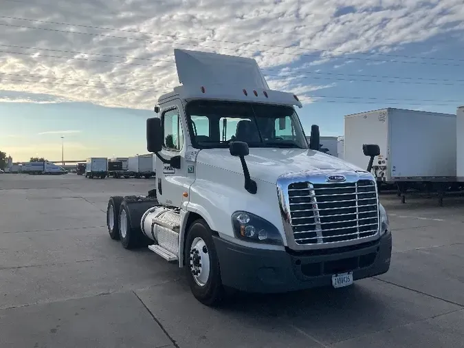 2017 FREIGHTLINER X12564ST5fad63e8b50596abfe875854c094ed3d