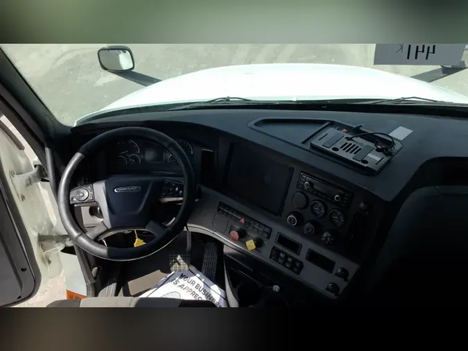 2020 Freightliner Cascadia 126