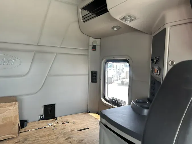 2021 Peterbilt 567