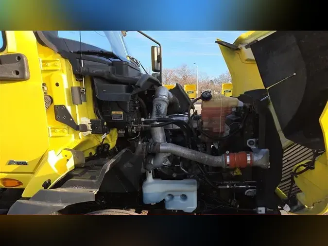 2018 INTERNATIONAL RH613