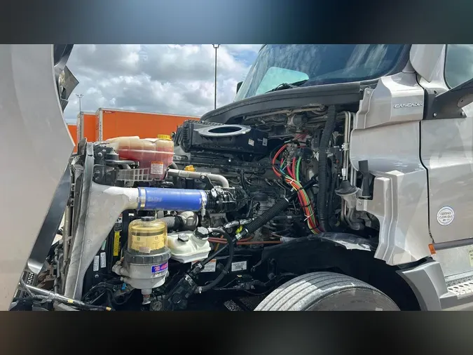 2023 Freightliner Cascadia 126