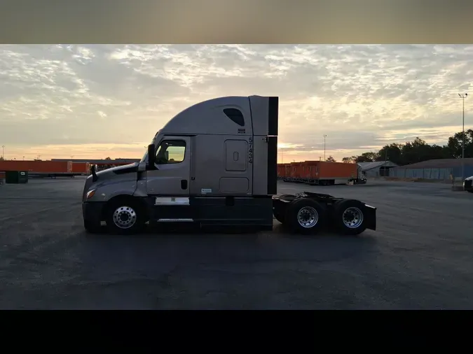 2023 Freightliner Cascadia 1265fb7807de273680ec18640cbb31beb10