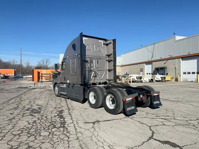 2023 Freightliner Cascadia