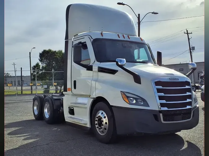 2022 FREIGHTLINER/MERCEDES NEW CASCADIA PX126645fb9a746a2ac05e57e917ce1181dd238