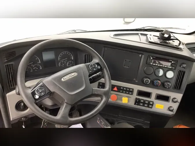 2019 Freightliner Cascadia 126