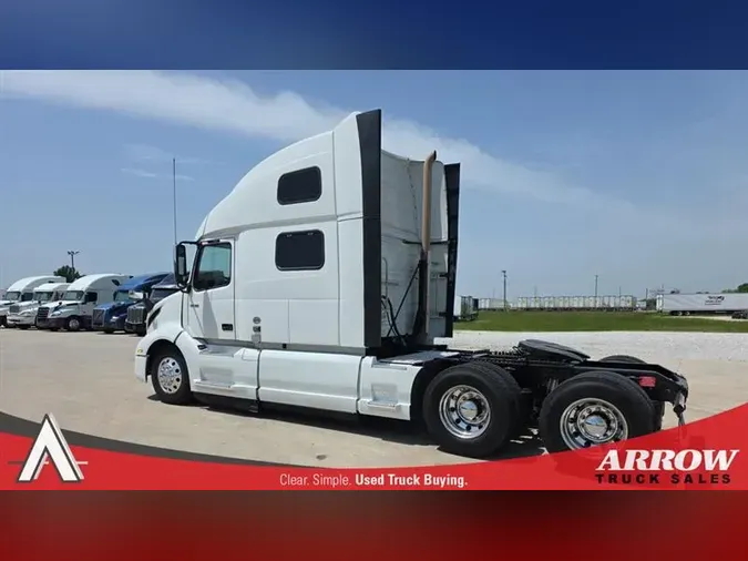 2021 VOLVO VNL860