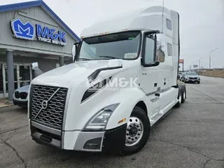 2022 VOLVO VNL64T760