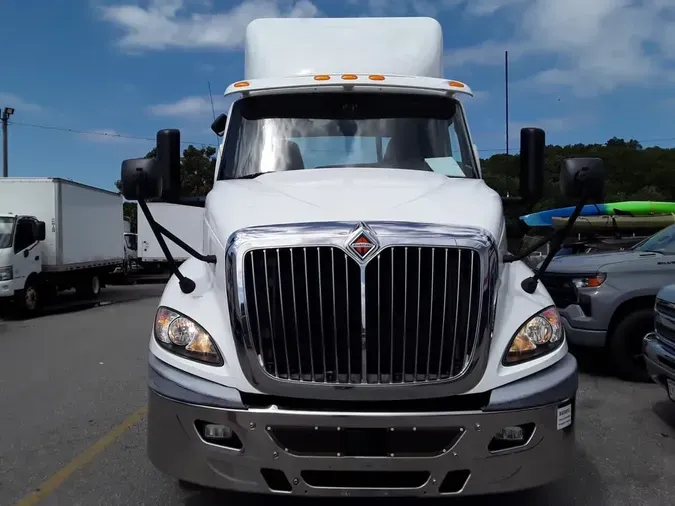 2019 NAVISTAR INTERNATIONAL RH613 DAYCAB S/A