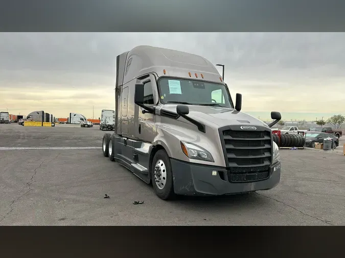 2023 Freightliner Cascadia5fc914f8b3cb0fd61be2bd9e8f444f78