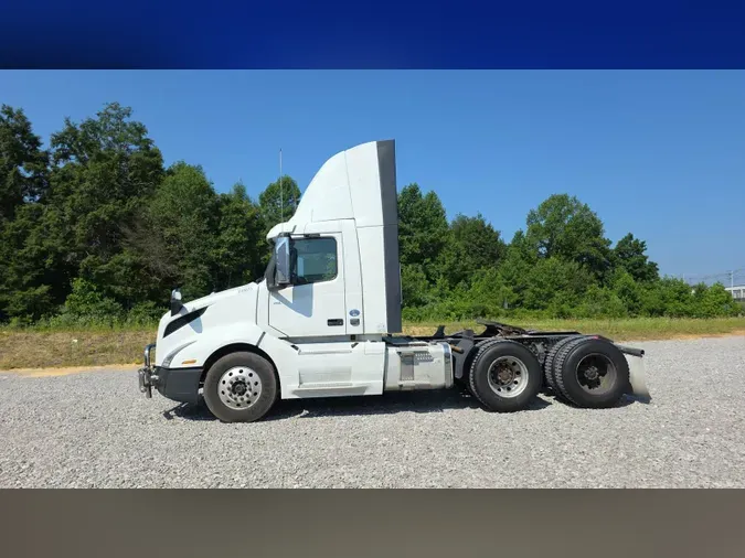 2018 Volvo VNL300