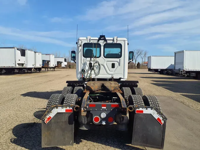 2016 FREIGHTLINER/MERCEDES CASCADIA 113