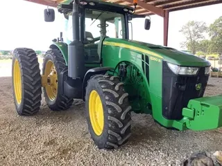 2014 John Deere 8260R