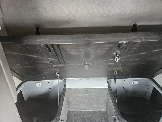 2021 VOLVO VNR64T640