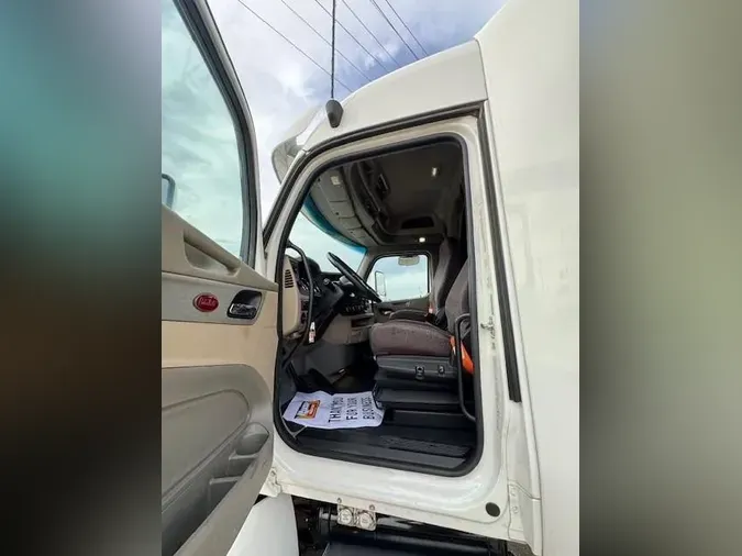 2022 Peterbilt 579