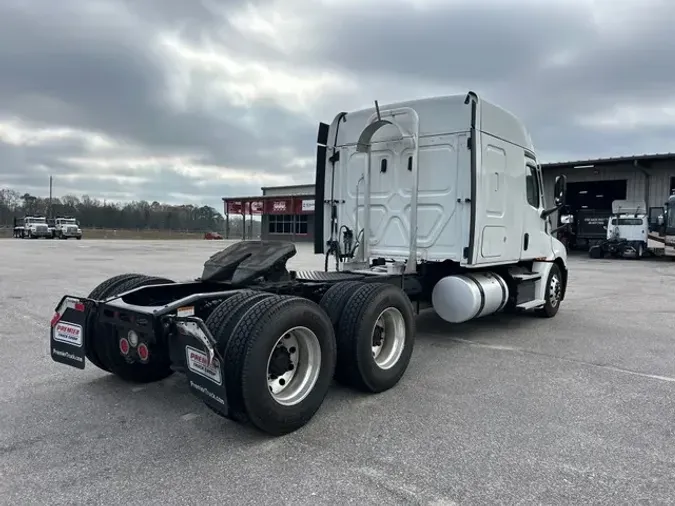 2020 FREIGHTLINER CA126