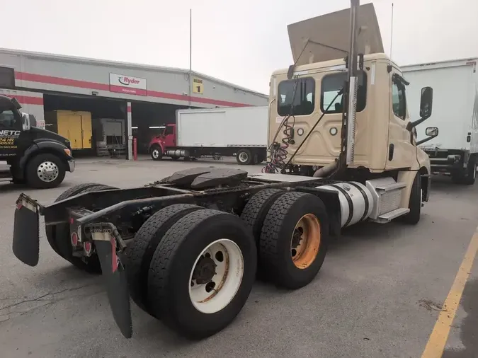 2019 FREIGHTLINER/MERCEDES NEW CASCADIA PX126645fd426dc4ff91ee0f3ec1a5063ef4679