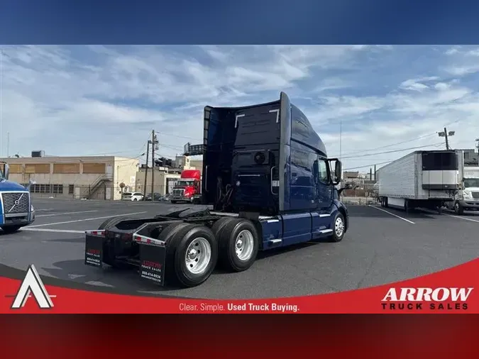 2022 VOLVO VNL760