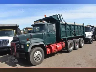 1997 MACK RD688S