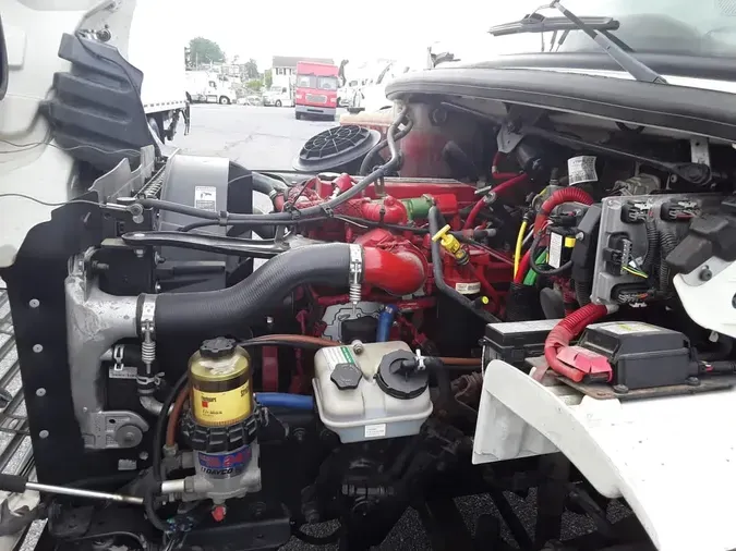 2014 FREIGHTLINER M2 106