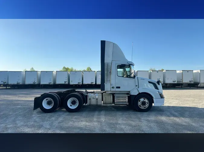 2016 Volvo VNL300