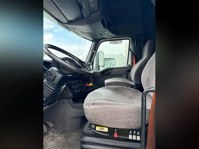2019 NAVISTAR INTERNATIONAL LT625 SLPR CAB