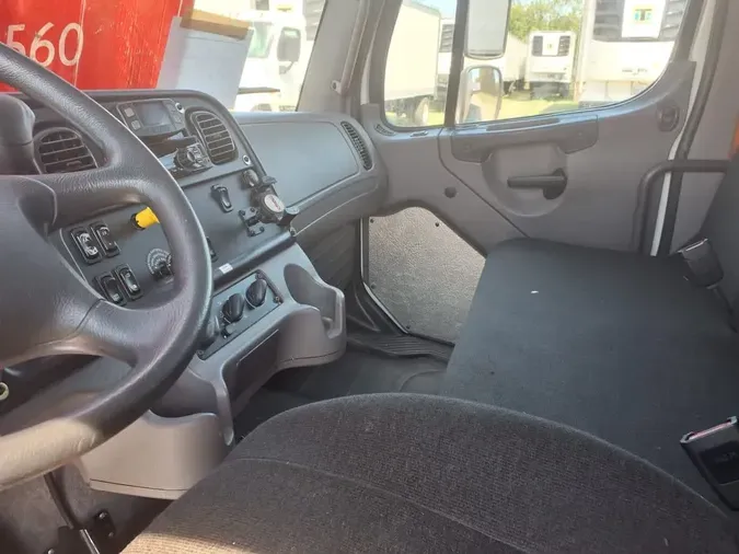 2021 FREIGHTLINER/MERCEDES M2 106