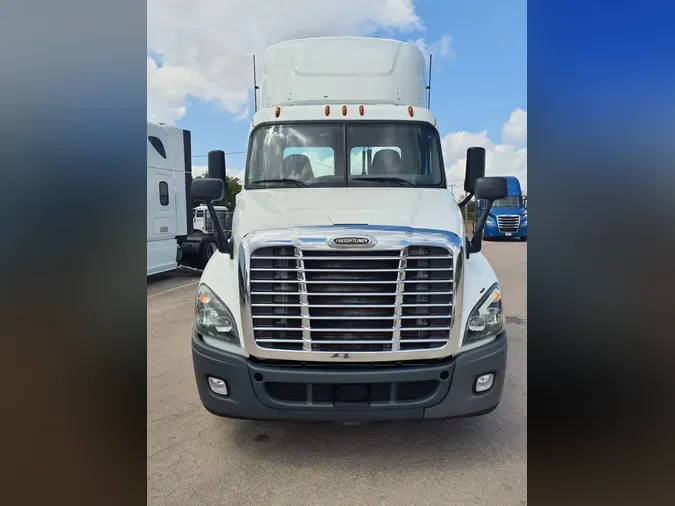 2019 FREIGHTLINER CASCADIA 125