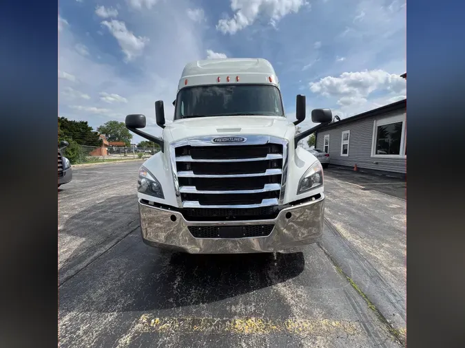 2020 Freightliner Cascadia 126