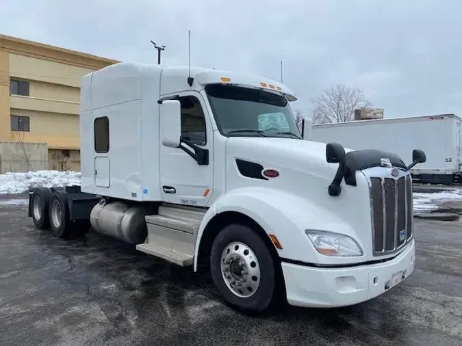 2022 Peterbilt 579