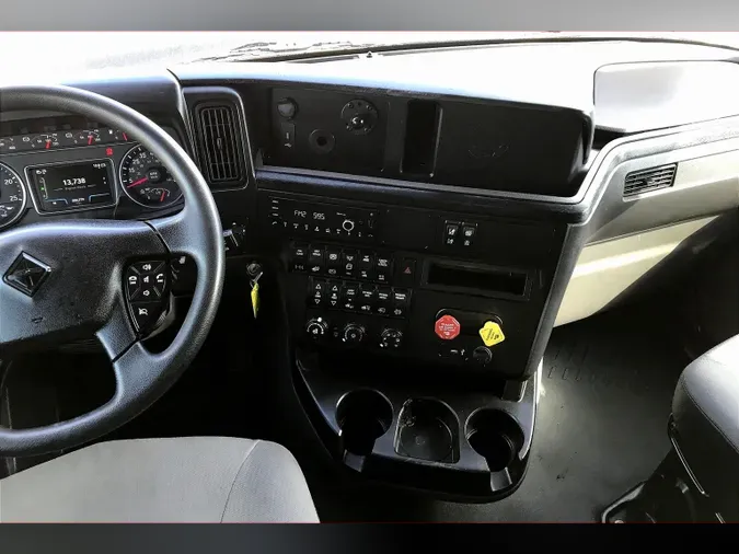 2022 INT LT625 6x4
