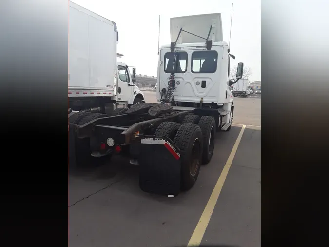 2016 FREIGHTLINER/MERCEDES CASCADIA 125