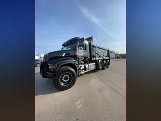 2025 VOLVO VHD84F300