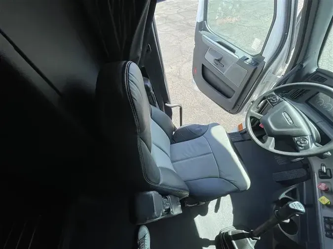 2020 FREIGHTLINER CA126