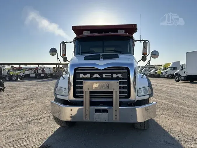 2015 MACK GRANITE GU813