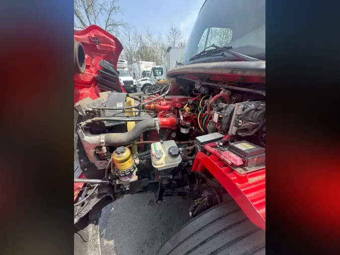 2018 FREIGHTLINER/MERCEDES M2 106