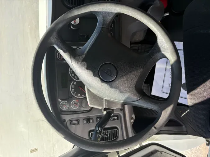 2016 FREIGHTLINER M2 100