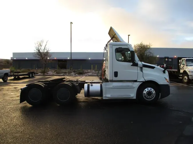 2022 FREIGHTLINER/MERCEDES NEW CASCADIA PX126645fef2ffef5b81bcb66235e62fafa3a95