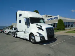 2023 VOLVO VNL64T760