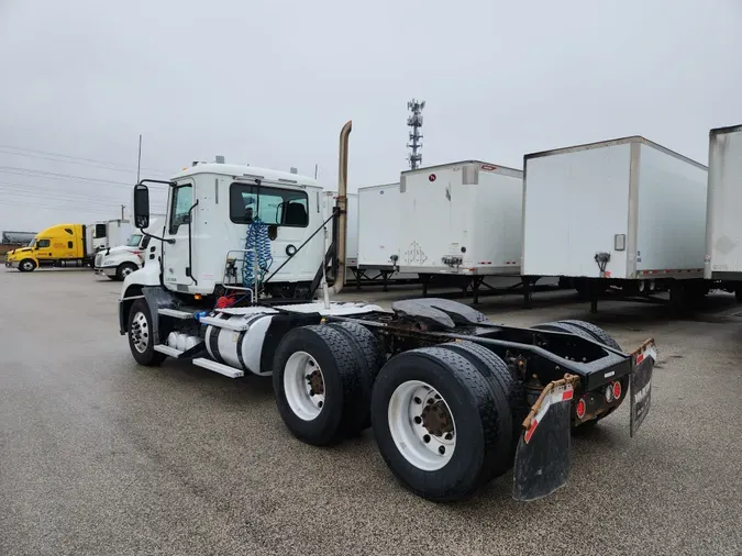 2017 MACK TRUCKS, INC. CXU600