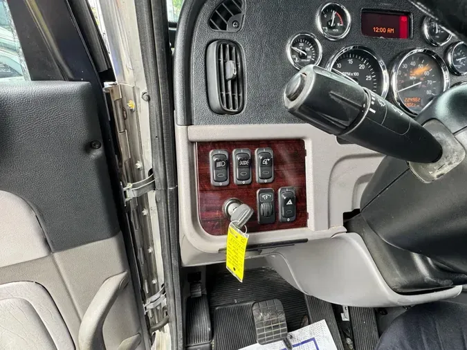 2018 Peterbilt 389