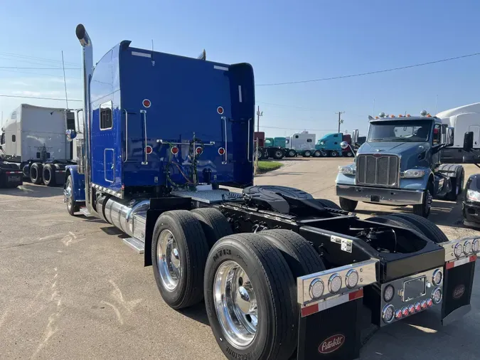 2023 Peterbilt 389