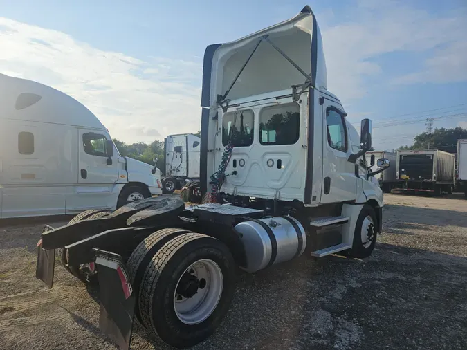 2019 FREIGHTLINER/MERCEDES NEW CASCADIA 126