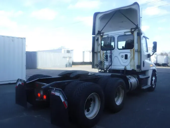 2017 FREIGHTLINER/MERCEDES CASCADIA 125