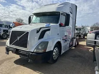 2015 VOLVO VNL64T670
