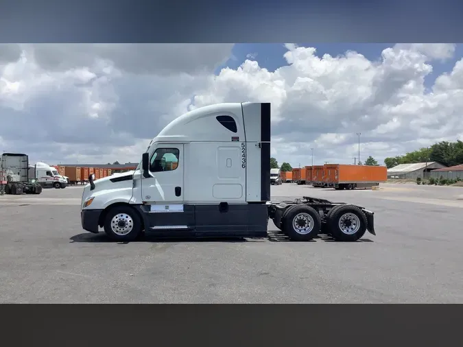 2022 Freightliner Cascadia 126
