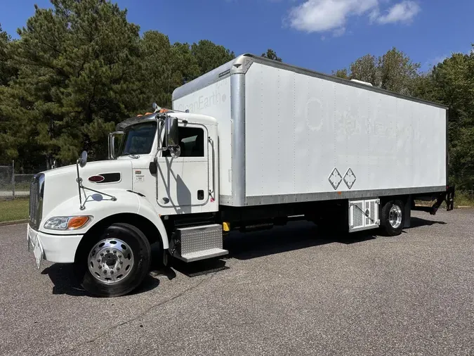 2017 Peterbilt 337