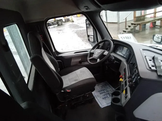 2019 Freightliner Cascadia 126