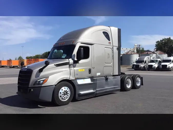 2023 Freightliner Cascadia 126